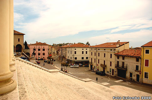 gradinata Duomo Monteforte - strada del soave