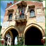  facciata palazzo di giustizia a soave - strada del soave